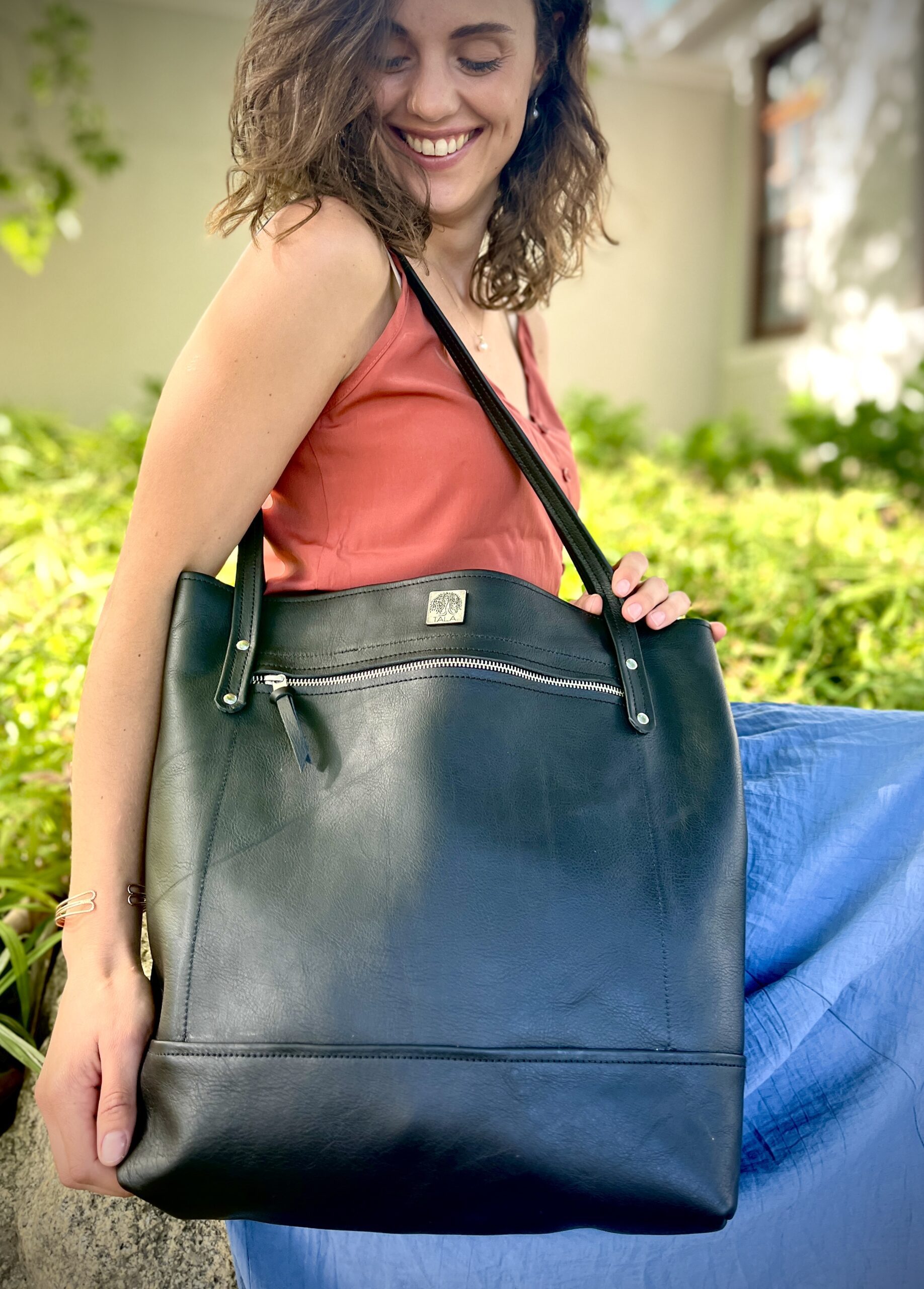 Graceful Leather Tote Bag - Image 2